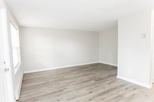 Building Photo - 1250 Pall Mall St