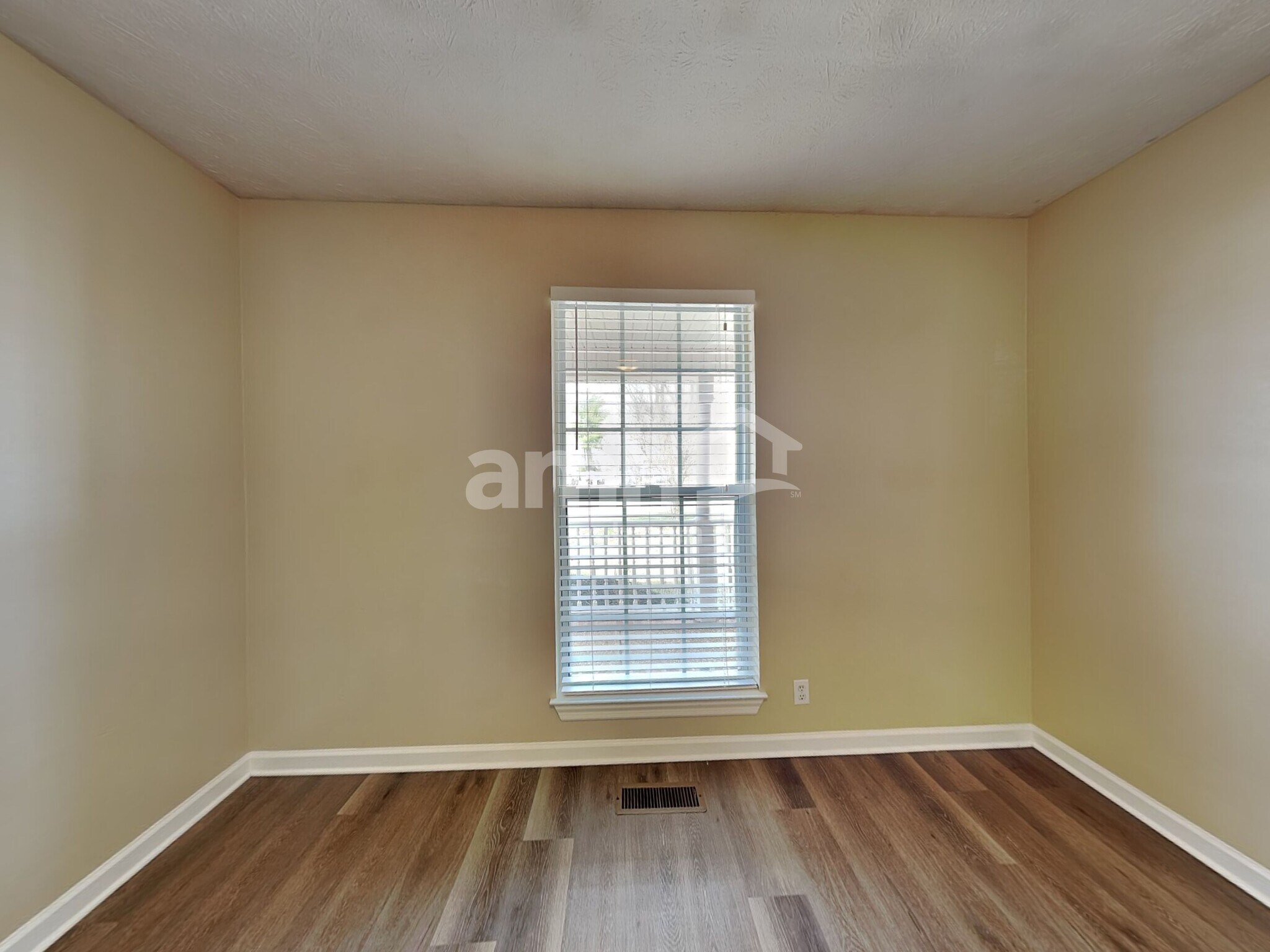 Building Photo - 1612 E Blairmont Dr