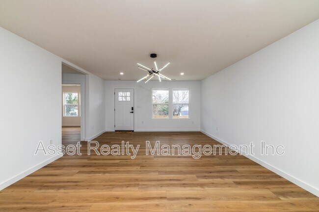 Building Photo - 3412 Ashland Ave