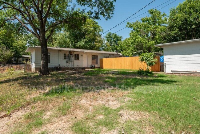 Building Photo - 809 Rittiman Rd