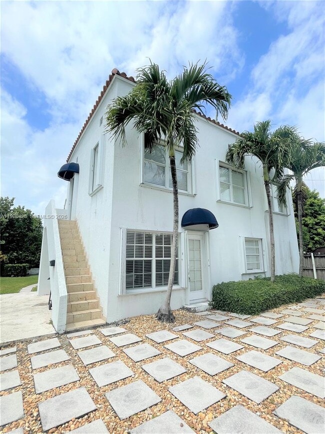 Building Photo - 5116 SW 57th Ave