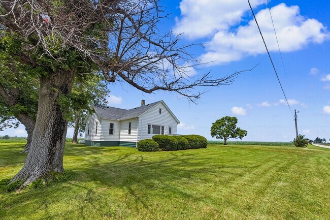 Building Photo - 3 Bedroom, 1 Bathroom Rural Home for Rent – Farmer City, IL-INTERIOR PHOTOS COMING SOON!