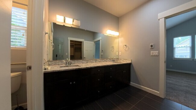 Building Photo - 6892 Baudelaire