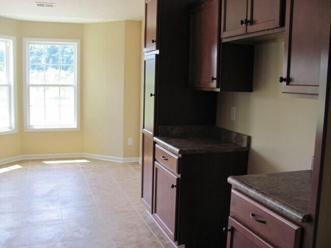 Building Photo - 139 Boone Trce