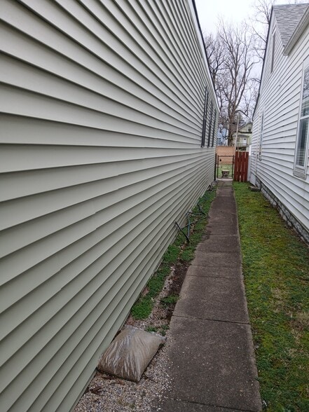 Building Photo - 3933 S 3rd St