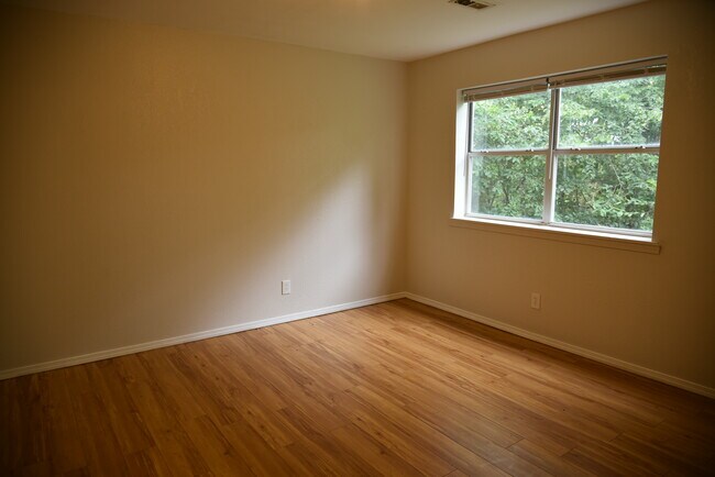 Building Photo - 406 Kays Ln