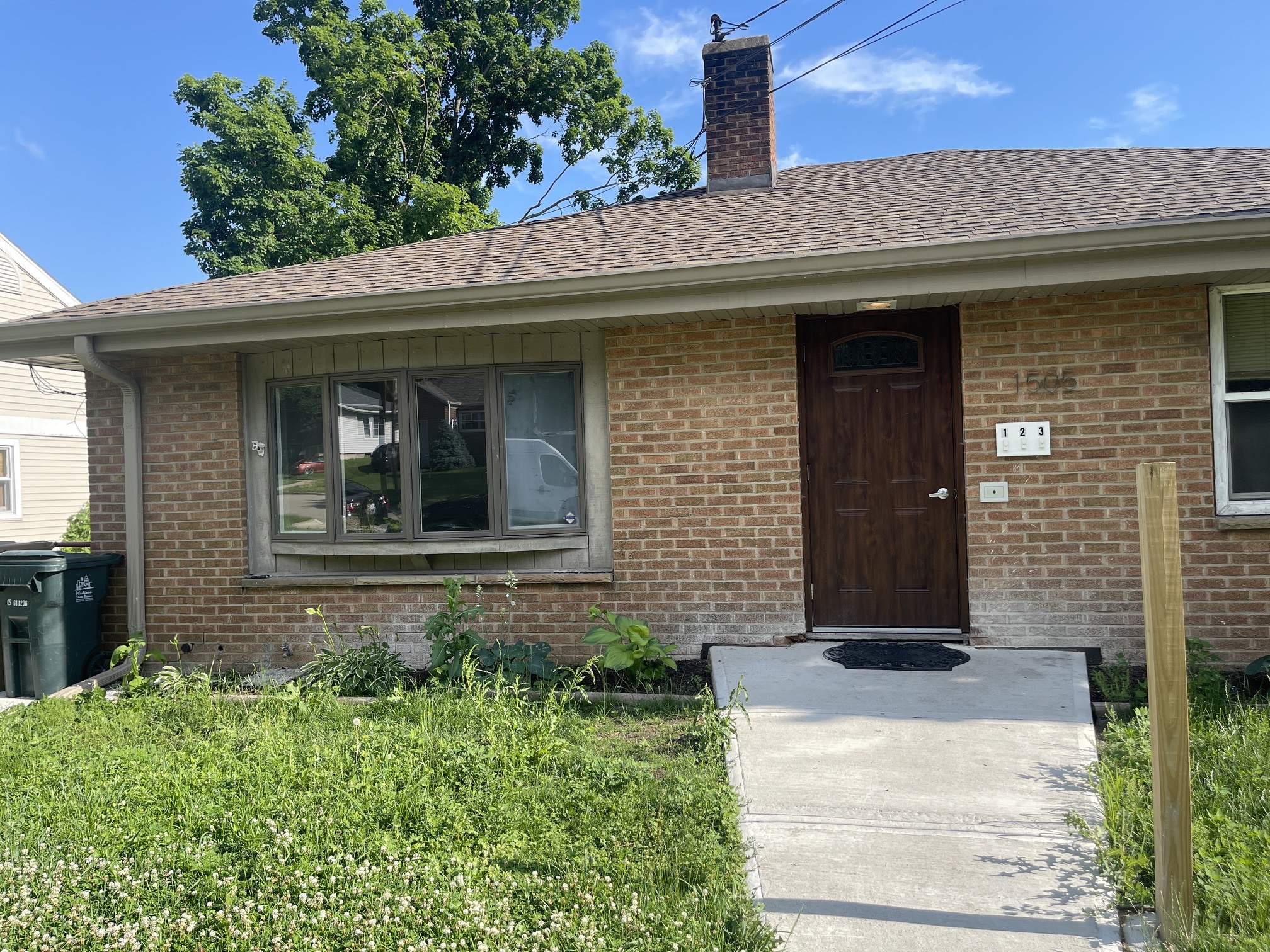 Front entrance - 1505 Steensland Dr