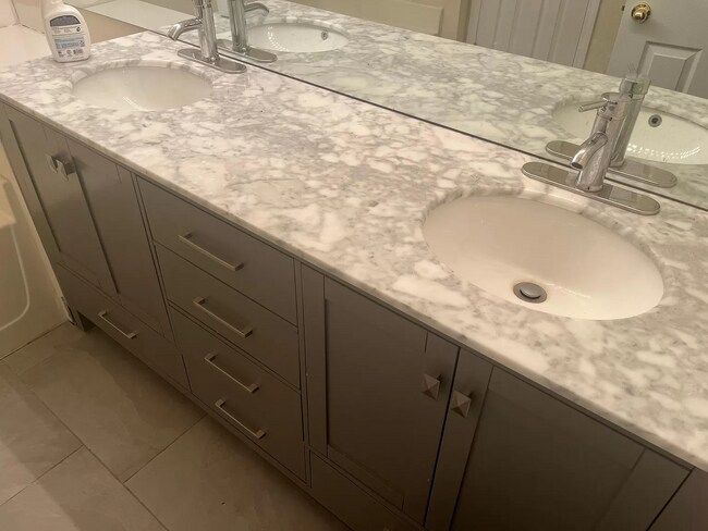 Building Photo - 154 Brentfield Loop