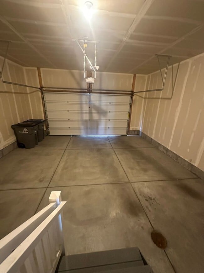 Building Photo - Gorgeous South Jordan Property!!!