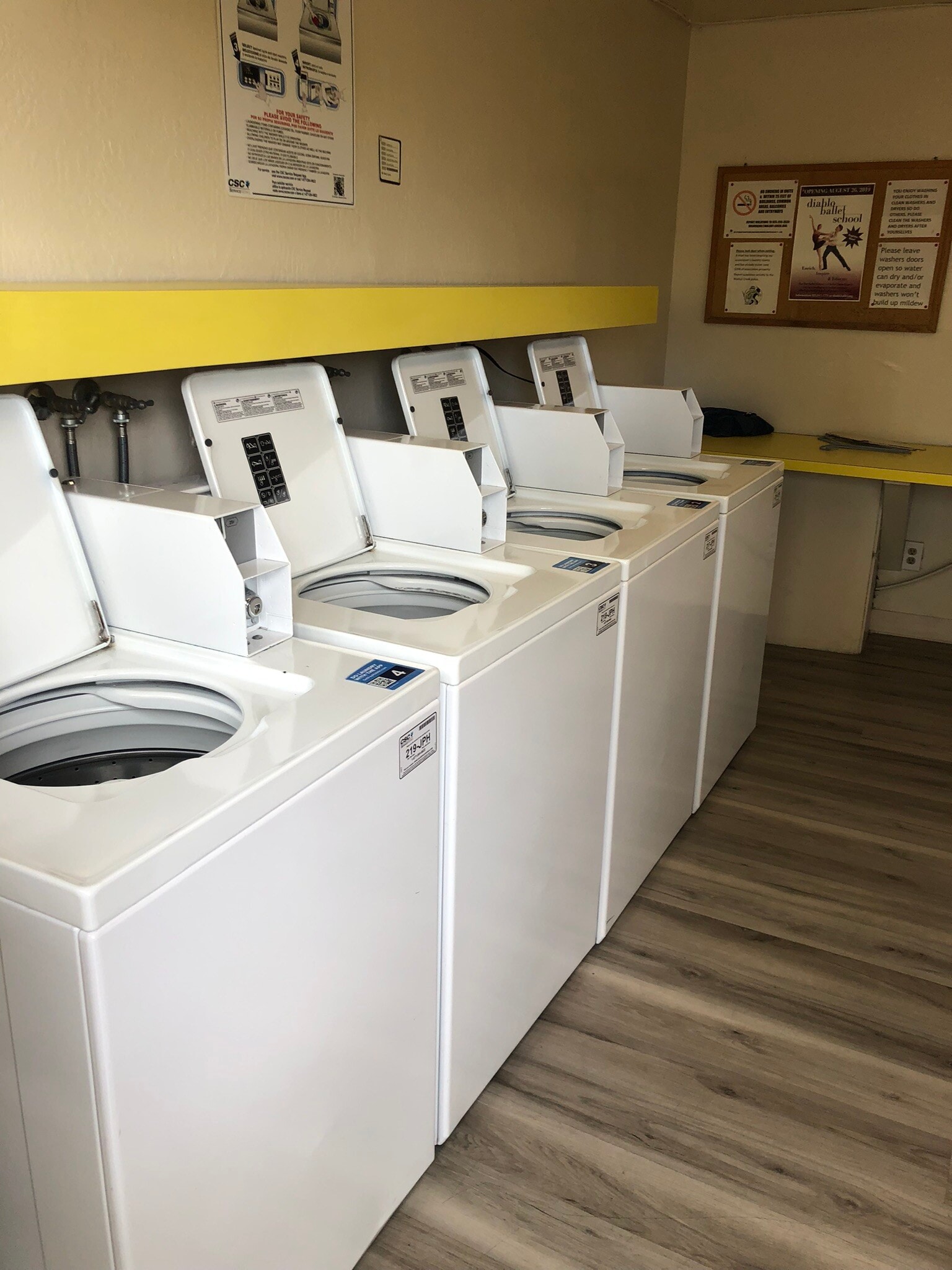 Building Photo - 100 Kinross Dr