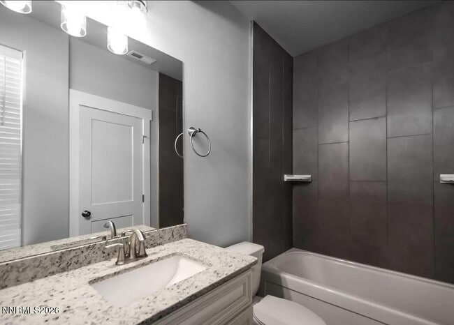 Building Photo - 770 Bluffs Ct