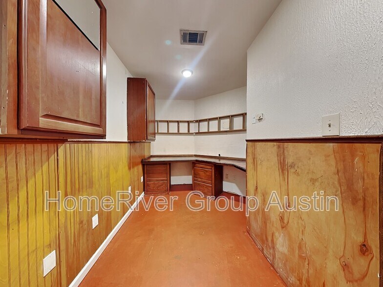 Building Photo - 1007 Edgerly Ln