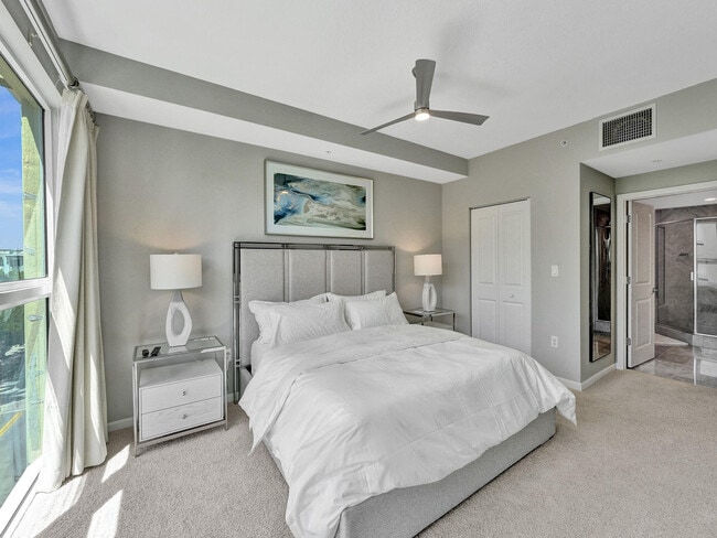 Building Photo - 225 NE 1st St