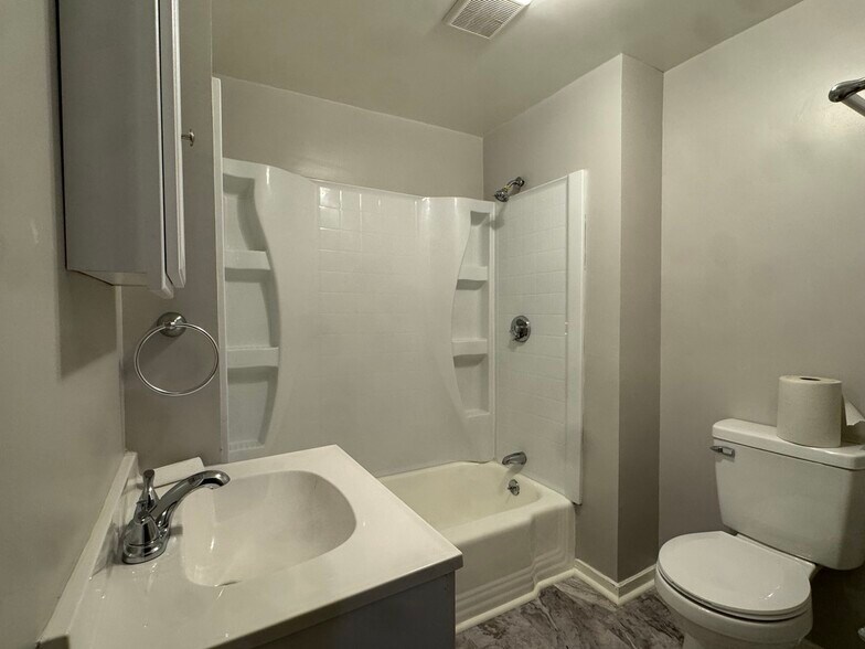 Building Photo - 58 Division St