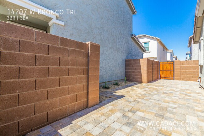 Building Photo - 14207 W Bronco Trl