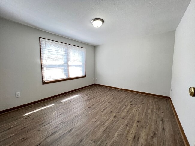 Building Photo - Great Experiences Are Just Around The Corner.