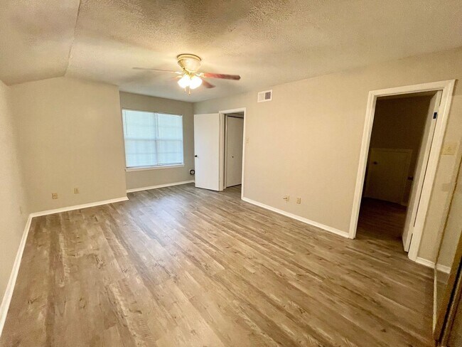 Building Photo - 3825 Kimberly Dr