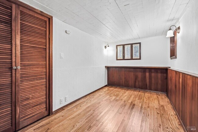 Building Photo - 415 Turney St