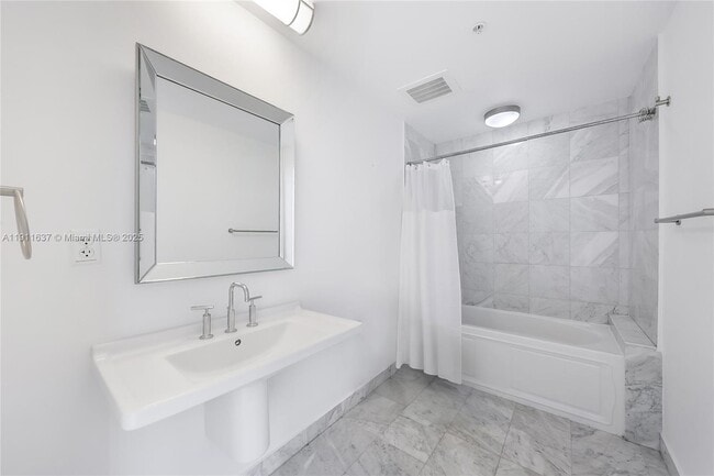 Building Photo - 6580 Indian Creek Dr