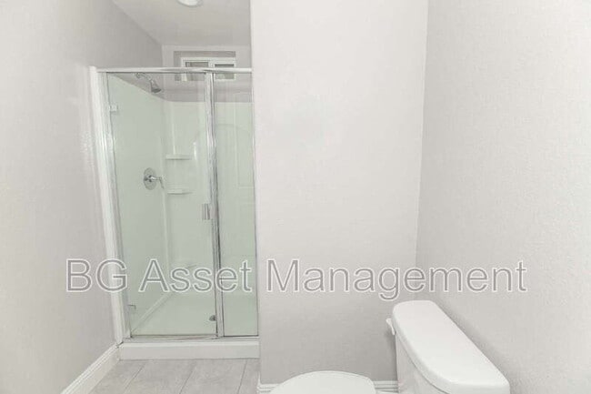 Building Photo - 3138 La Corona Dr