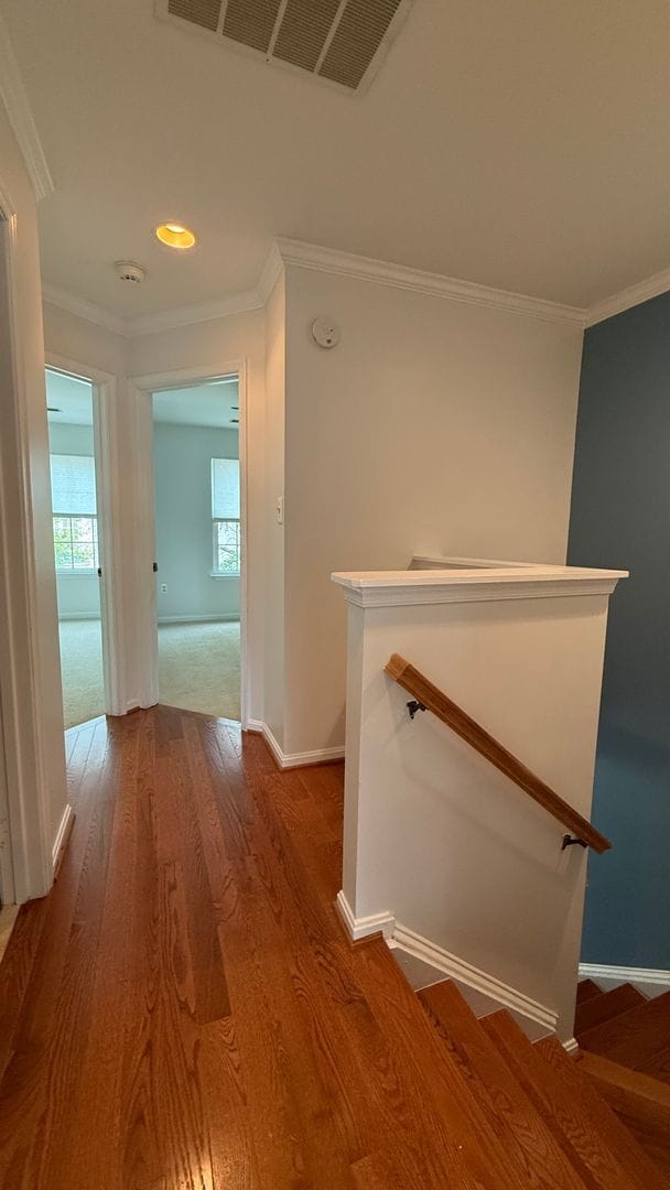 Building Photo - Glen Oaks Townhouse