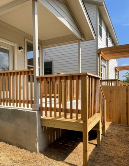 Building Photo - 2206 Sandlewood Cv