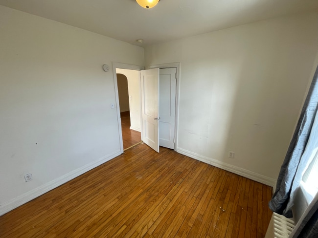 Building Photo - 366 4th Ave