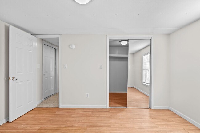 Building Photo - 119 Starwood Cir