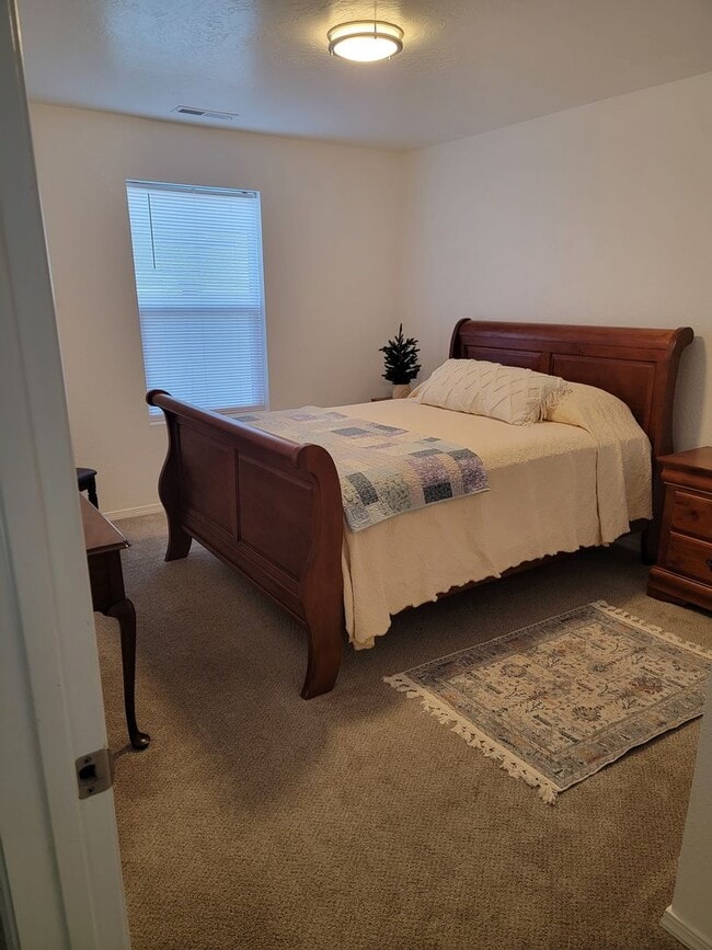 Building Photo - Available July 15th - Newer Home for Rent ...