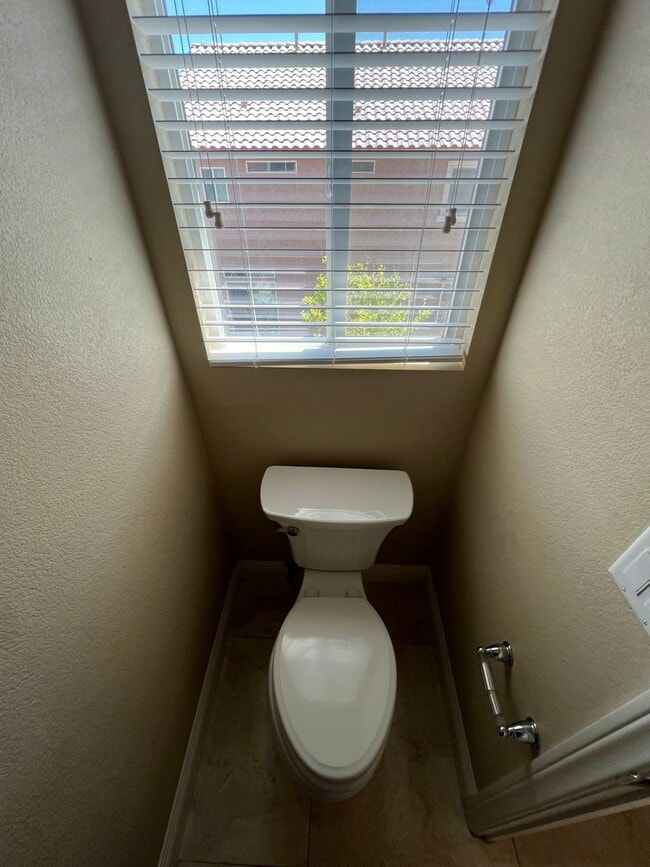 Building Photo - A Fantastic 4 Bedroom Home with the primary Downstairs, in Silverado Ranch