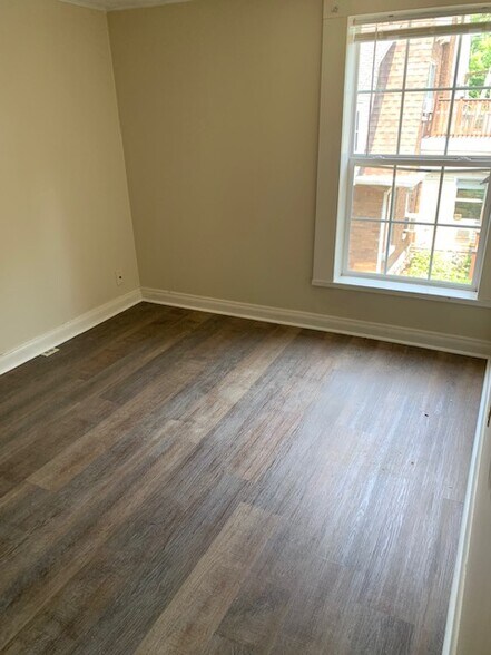 Larger berdroom - 1328 Chestnut St