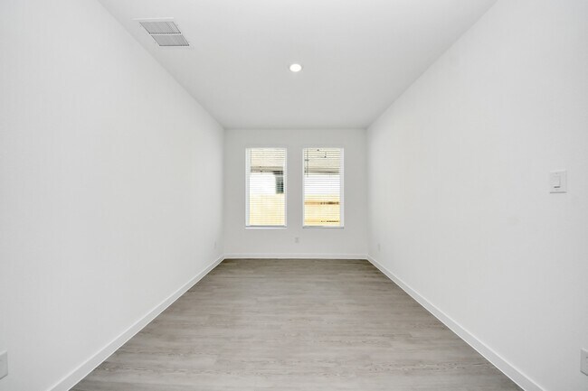 Building Photo - 16310 Chestnut Hvn Ln