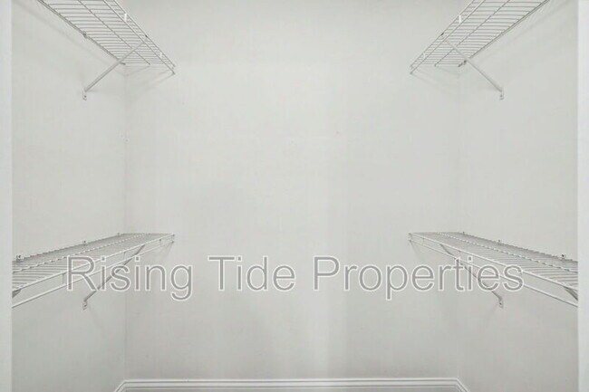 Building Photo - 2569 Richmar Dr
