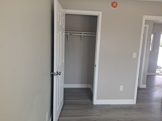 Building Photo - Pacific Beach - Washer & Dryer in Unit/AC/ 1 Assigned Parking Space