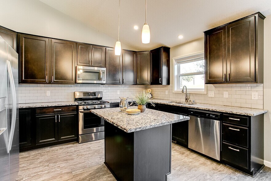 Building Photo - 12331 Pineridge Way N