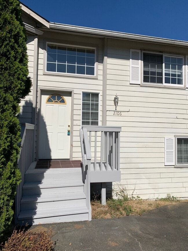 Building Photo - Newly remodel 4 bed 3 bath home in Shoreline