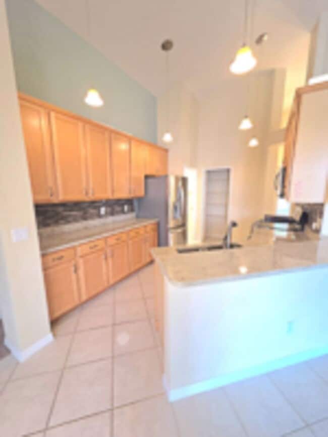 Building Photo - 691 Lakeworth Cir