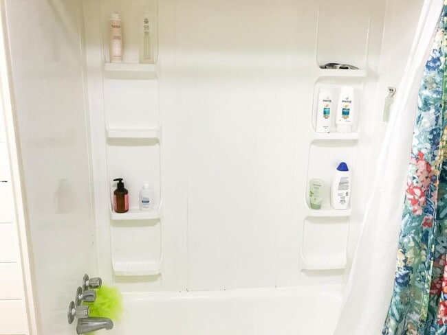 Building Photo - 103 E Spencer St