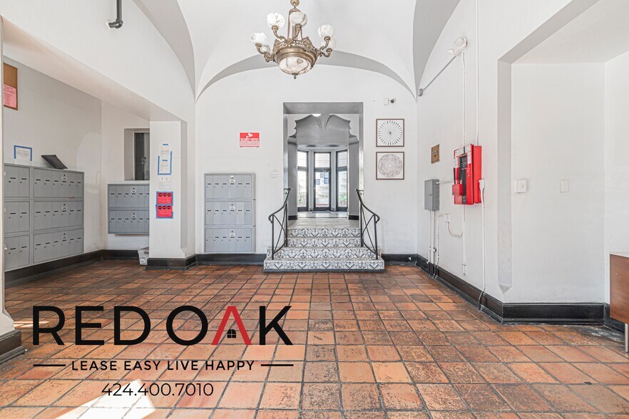 Building Photo - 2505 W 6th St