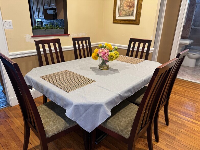 Building Photo - 203 Riverview Ave