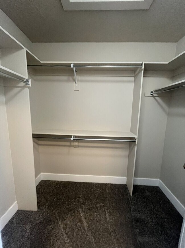 Building Photo - Mayfield - 2310