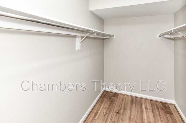 Building Photo - 8616 Shadwell Dr