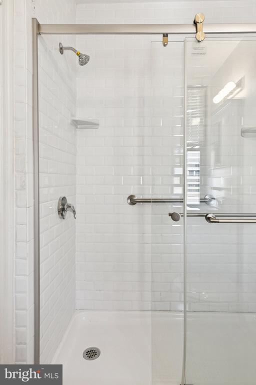 Building Photo - 2031 Locust St