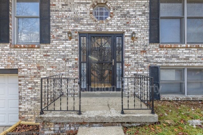 Building Photo - 1932 Mint Julep Ln