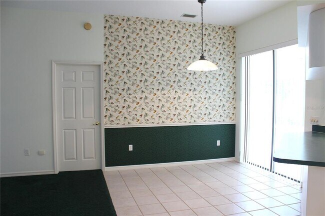 Building Photo - 2228 Lake Holloway Blvd