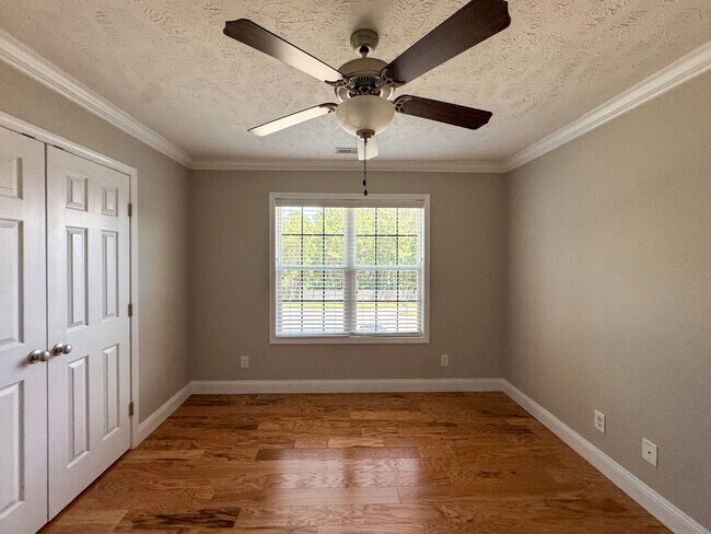 Building Photo - Beautiful 4 Bed 2.5 Bath Home in Raeford