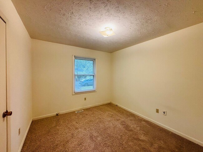 Building Photo - 3 Bedroom 3 Bath House