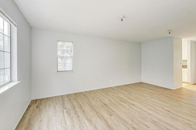 Building Photo - 1805 Sausal St