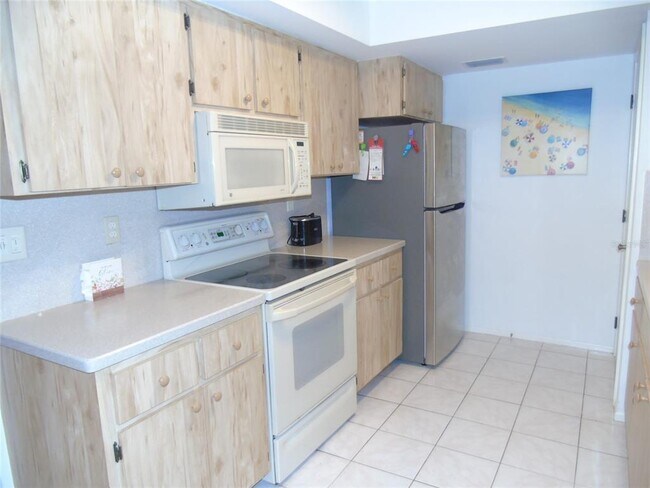 Building Photo - 510 Azalea Ave NW