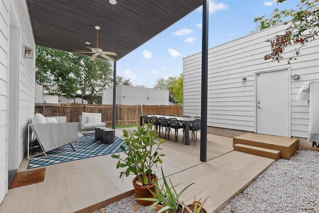 Building Photo - 807 W Gibson St